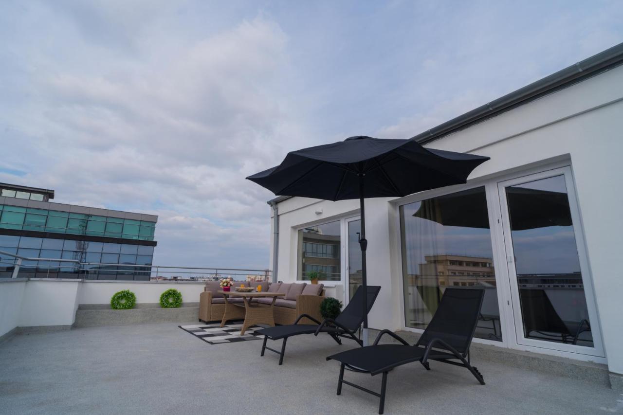 Penthouse With Huge Rooftop Terrace & City View Bucharest Exterior photo