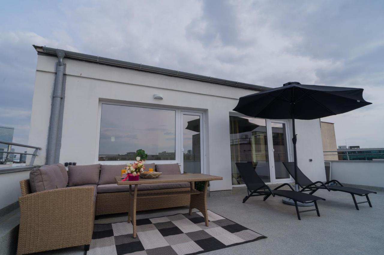 Penthouse With Huge Rooftop Terrace & City View Bucharest Exterior photo