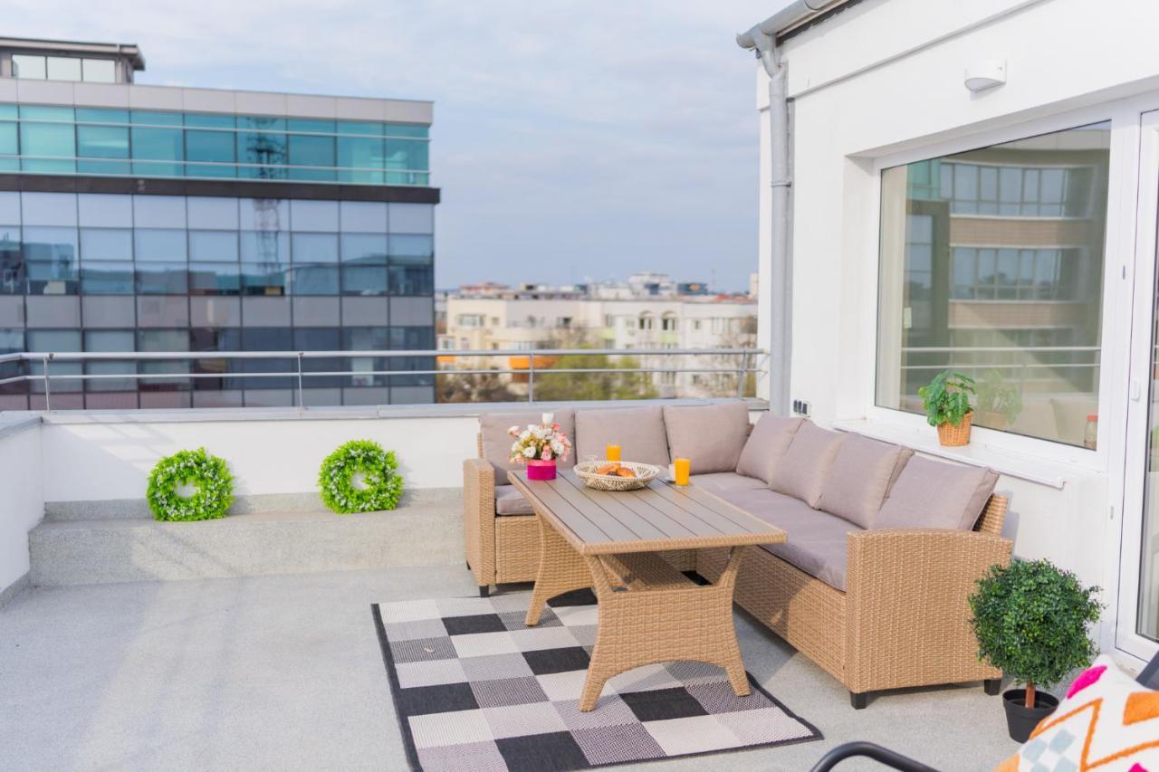 Penthouse With Huge Rooftop Terrace & City View Bucharest Exterior photo