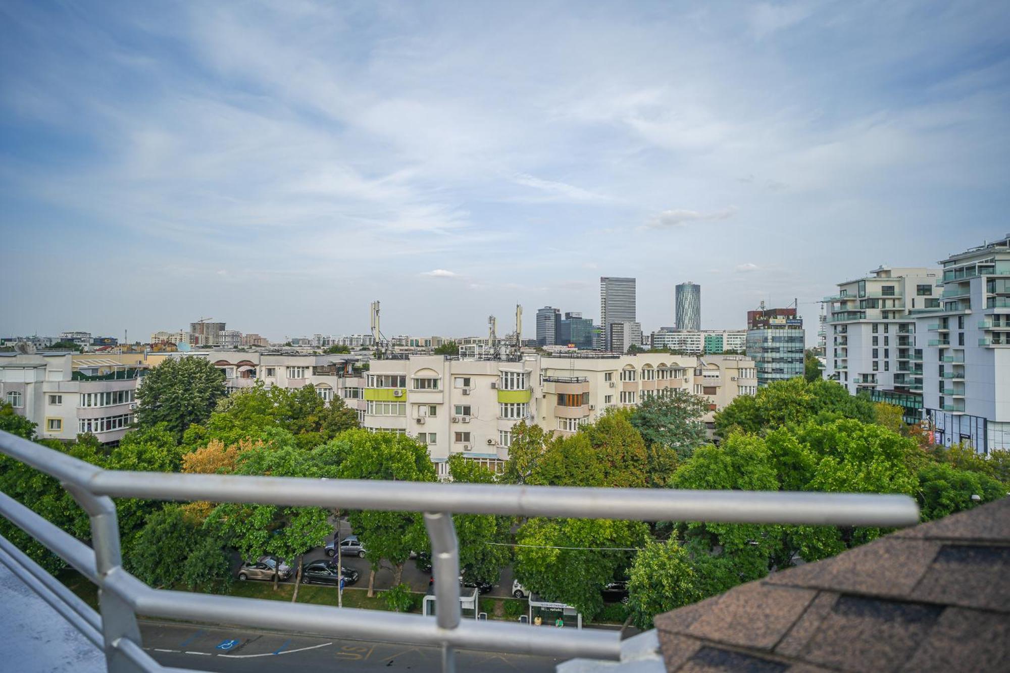 Penthouse With Huge Rooftop Terrace & City View Bucharest Exterior photo