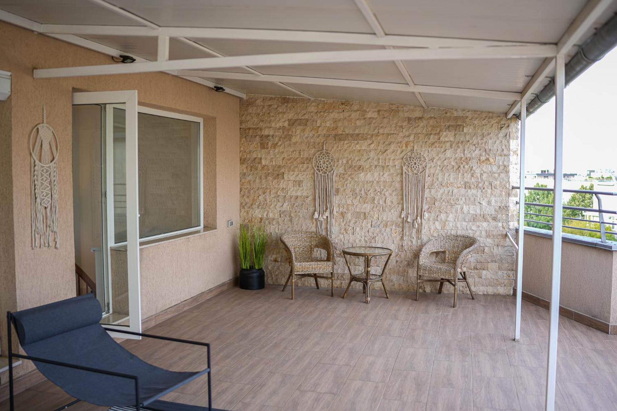 Penthouse With Huge Rooftop Terrace & City View Bucharest Exterior photo