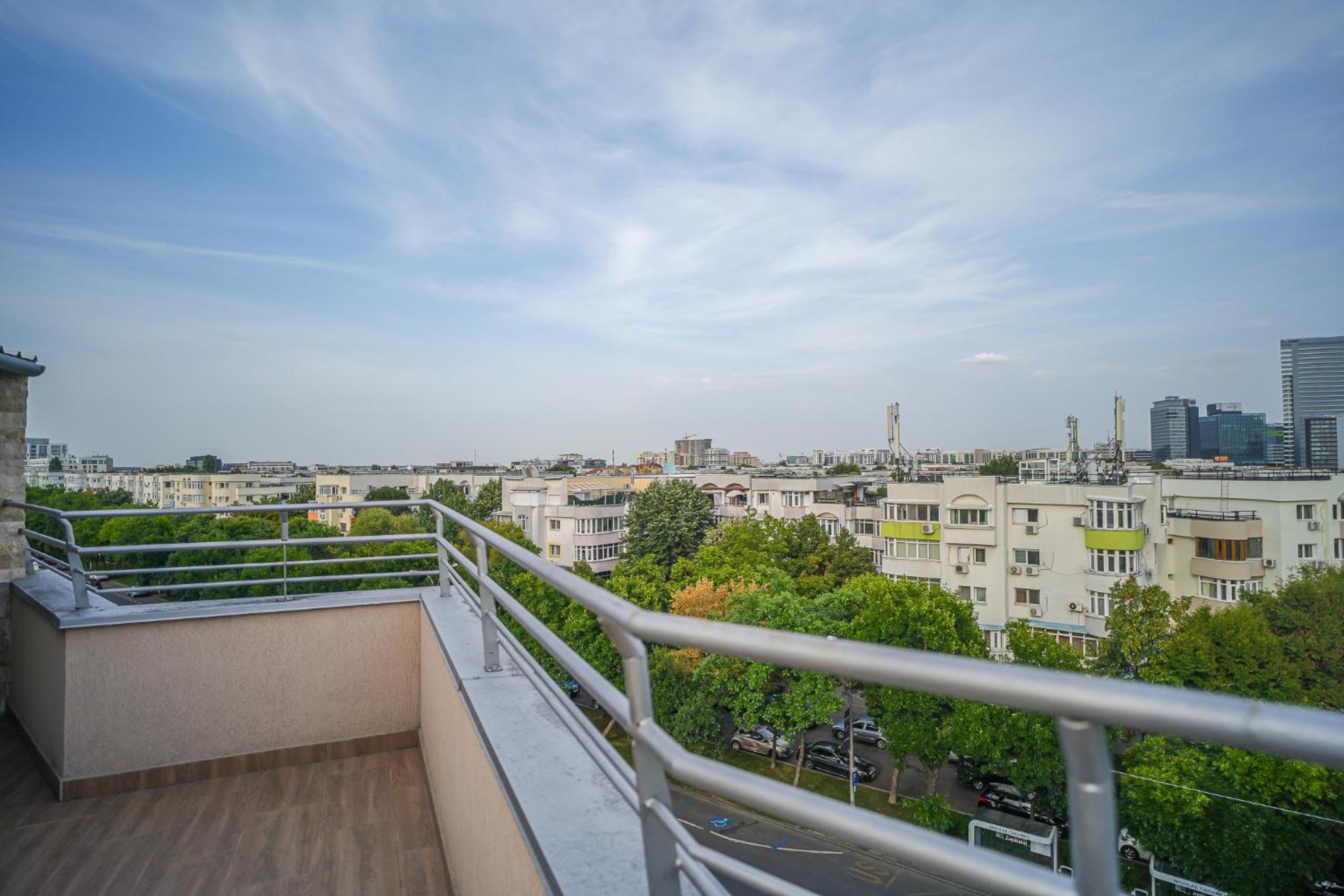 Penthouse With Huge Rooftop Terrace & City View Bucharest Exterior photo