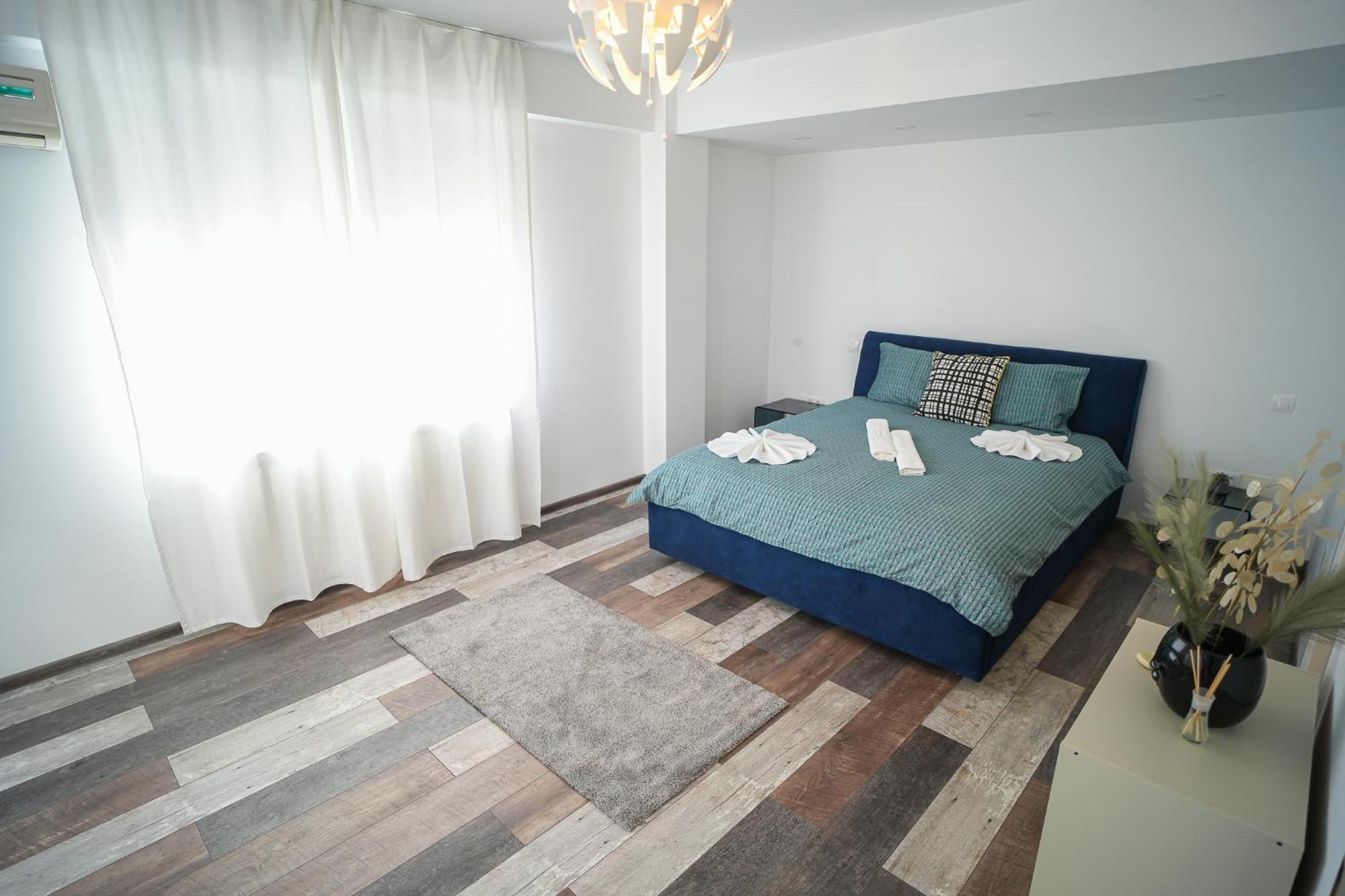 Penthouse With Huge Rooftop Terrace & City View Bucharest Exterior photo